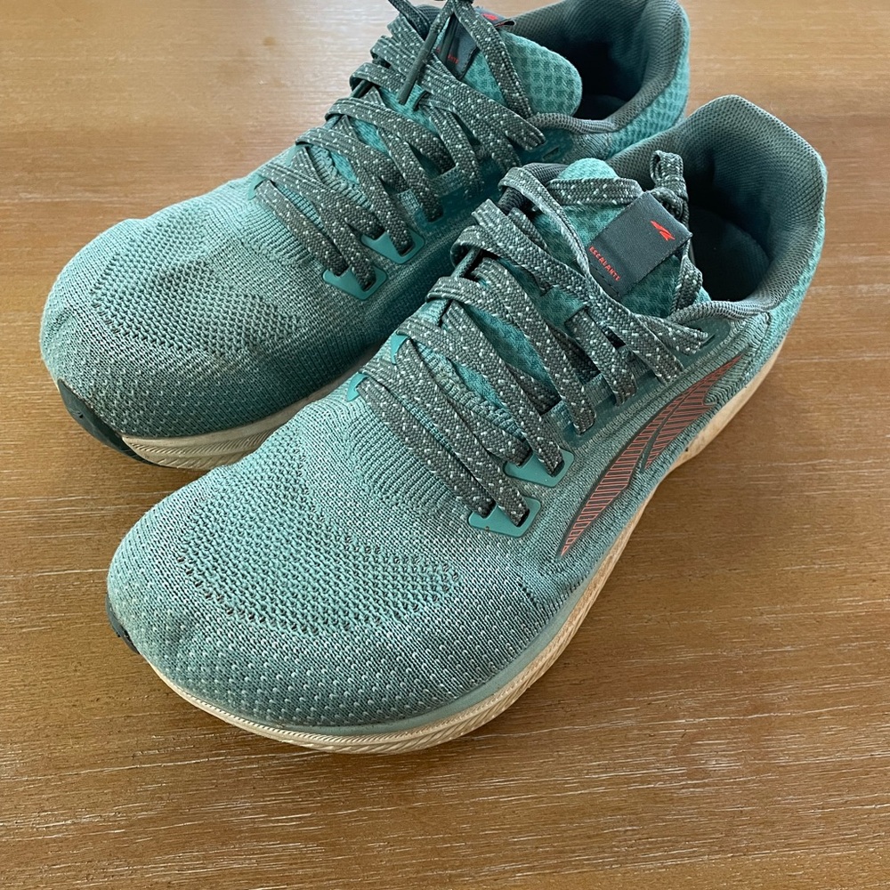 Altra Escalante 3 teal Running Shoes w8.5